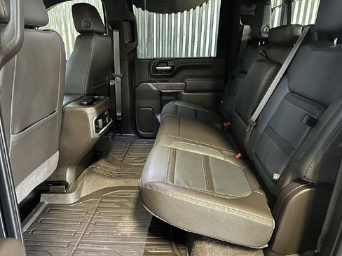 Used 2021 GMC Sierra 3500 Denali w/ Denali Ultimate Package image 17