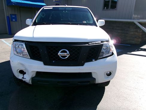 Used 2019 Nissan Frontier PRO-4X image 1