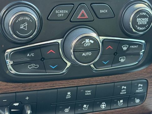 Used 2017 RAM 1500 Laramie w/ Convenience Group image 27