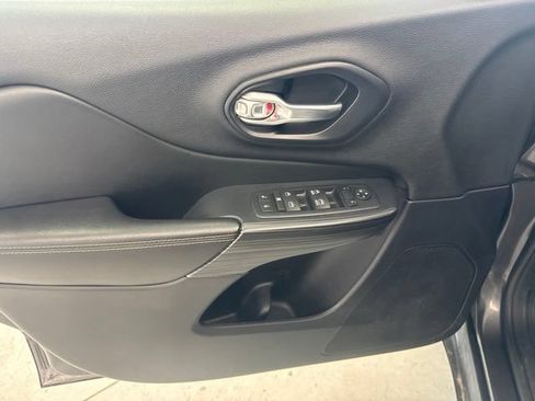 Used 2016 Jeep Cherokee Limited AWD/4WD image 19