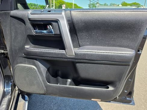Used 2022 Toyota 4Runner SR5 Premium w/ Moonroof Package AWD/4WD image 10