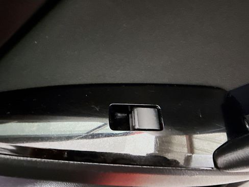 Used 2017 MAZDA MAZDA3 Sport image 31