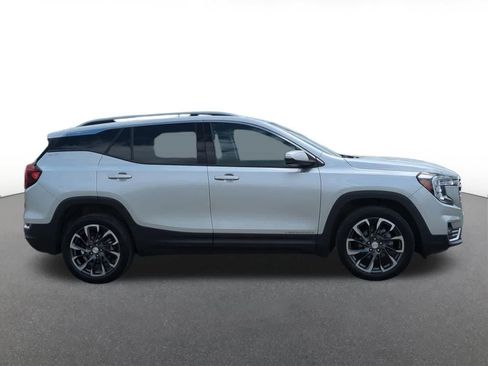 Used 2022 GMC Terrain SLT w/ Infotainment Package II AWD/4WD image 7