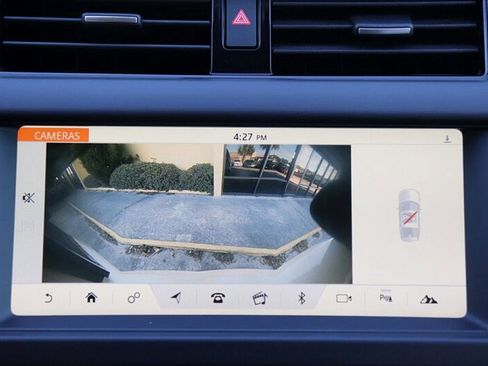 Used 2018 Land Rover Discovery SE image 27