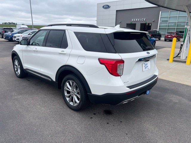 Used 2024 Ford Explorer XLT w/ Equipment Group 202A AWD/4WD image 7
