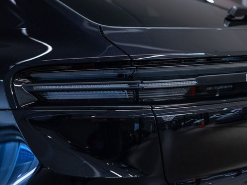 Certified 2025 Porsche Macan Electric RWD image 22