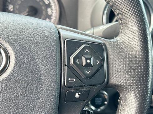Used 2019 Toyota Tacoma TRD Sport image 25
