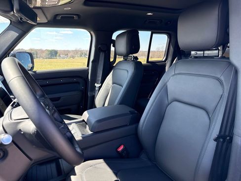 New 2026 Land Rover Defender 130 X-Dynamic SE AWD/4WD image 10