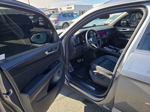 Used 2024 Volkswagen Atlas Cross Sport SEL Premium R-Line AWD/4WD image 20
