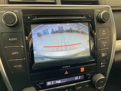 Used 2016 Toyota Camry XSE image 15