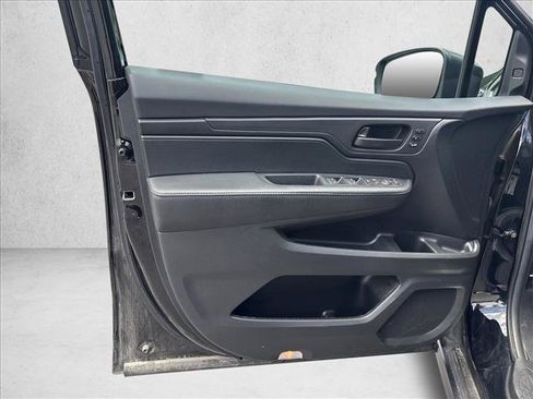 Used 2025 Honda Odyssey EX-L image 11