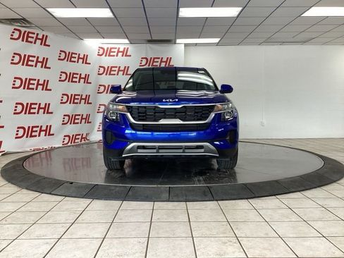 Certified 2022 Kia Seltos LX AWD/4WD image 2