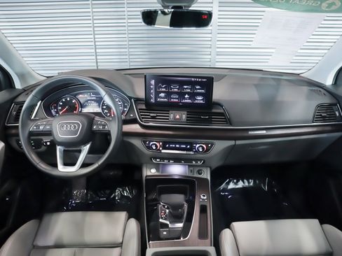 Used 2024 Audi Q5 2.0T Premium w/ Convenience Package image 10