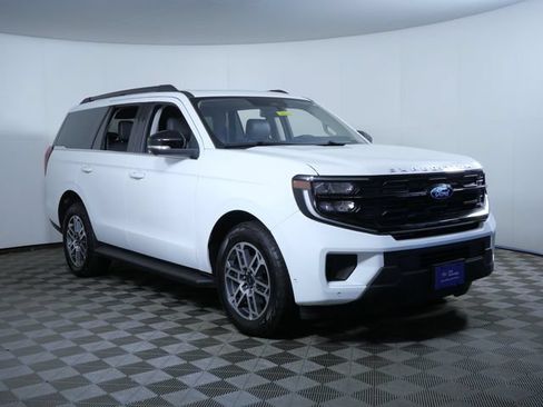 Certified 2025 Ford Expedition Active AWD/4WD image 1
