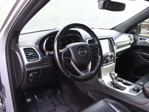 Used 2018 Jeep Grand Cherokee Limited image 14
