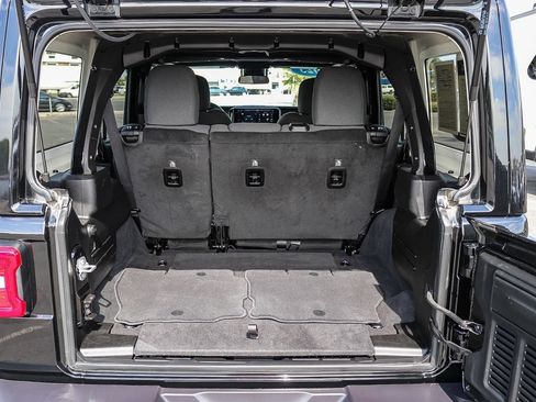 Used 2025 Jeep Wrangler Unlimited Rubicon AWD/4WD image 26