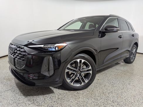 Certified 2025 Audi Q5 Prestige image 18