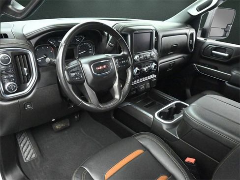 Used 2023 GMC Sierra 3500 AT4 image 9