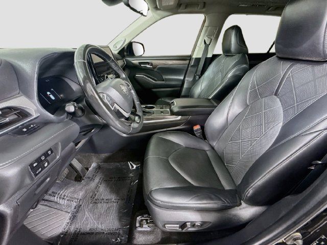 Used 2023 Toyota Highlander Platinum FWD image 20