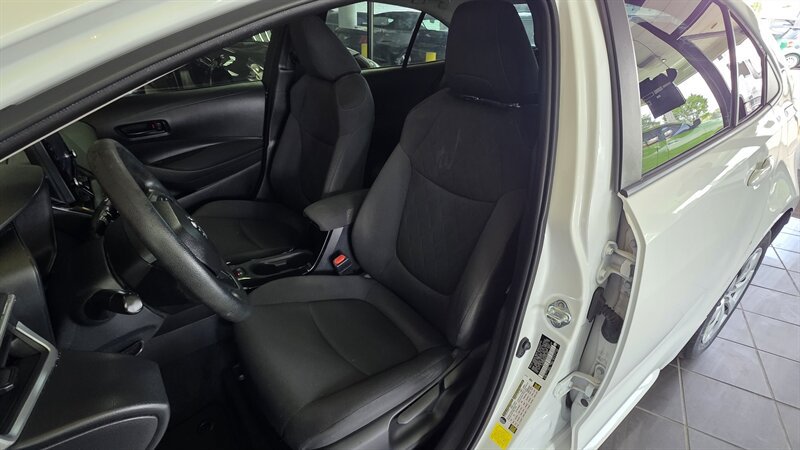 Used 2022 Toyota Corolla LE FWD image 8