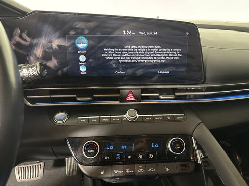 Used 2023 Hyundai Elantra Limited w/ Preferred Accessory Package FWD image 19