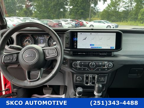 Used 2024 Jeep Wrangler Unlimited Sport AWD/4WD image 15