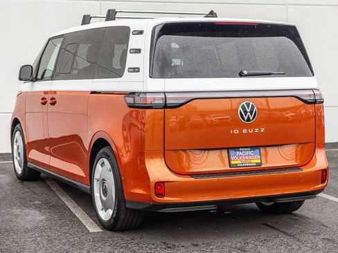 New 2025 Volkswagen ID. Buzz 1st Edition RWD image 4