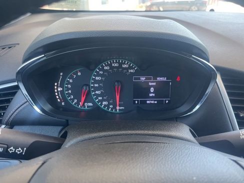 Used 2020 Chevrolet Trax LT w/ LT Convenience Package image 12