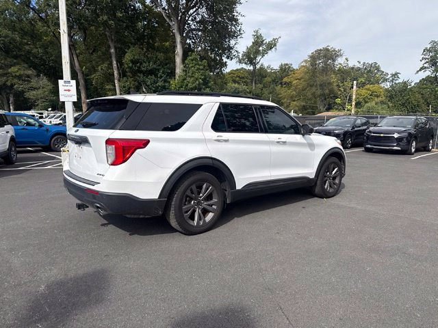 Used 2021 Ford Explorer XLT w/ Equipment Group 202A AWD/4WD image 9