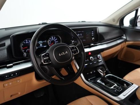Used 2022 Kia Carnival LX image 17