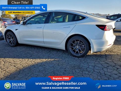 Used 2020 Tesla Model 3 Standard Range image 3