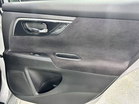 Used 2013 Nissan Altima 2.5 S FWD image 30