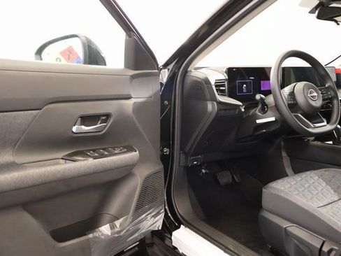 New 2026 Nissan Kicks SV w/ SV Premium Package AWD/4WD image 8