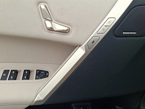 New 2026 BMW iX xDrive45 image 8