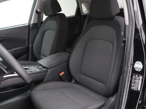 Used 2023 Hyundai Kona SE image 16