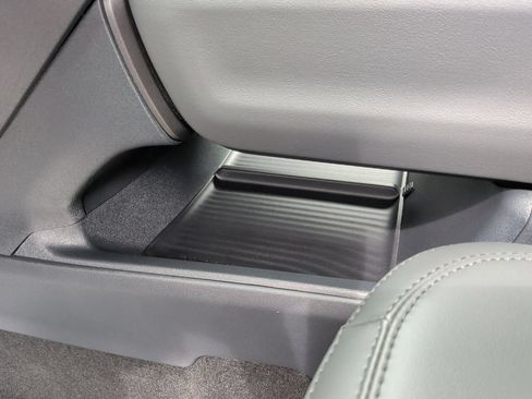 New 2027 Ford Expedition Active RWD image 32
