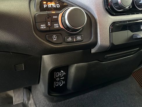 Used 2025 RAM 1500 Warlock AWD/4WD image 41