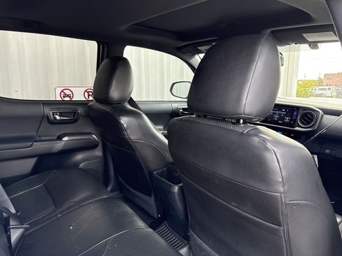 Used 2017 Toyota Tacoma TRD Sport w/ Premium & Technology Package image 40