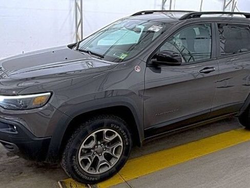 Used 2022 Jeep Cherokee Trailhawk w/ Premium Leather Package AWD/4WD image 1