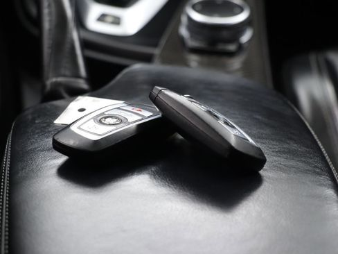 Used 2016 BMW M3 image 23