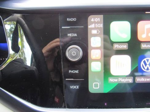 Used 2023 Volkswagen Taos SE image 38