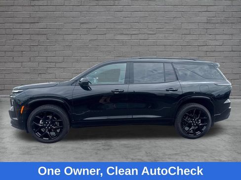 Used 2026 Chevrolet Traverse RS w/ LPO, Floor Liner Package AWD/4WD image 2