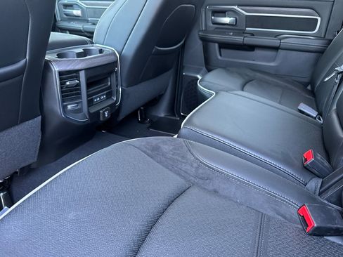 New 2026 RAM 2500 Laramie AWD/4WD image 11