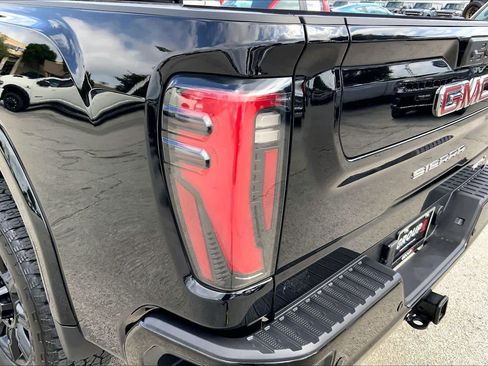 Used 2025 GMC Sierra 2500 AT4 w/ AT4 Premium Plus Package AWD/4WD image 51
