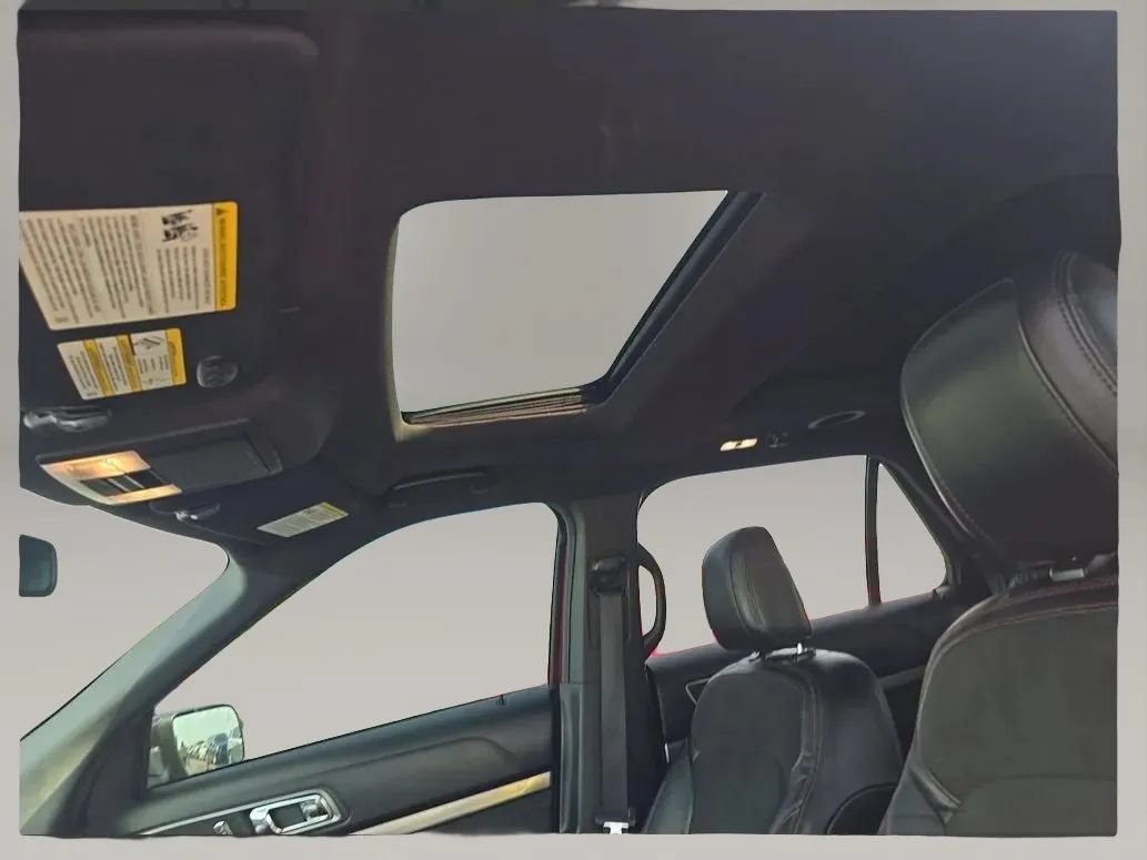 Used 2019 Ford Explorer XLT w/ Equipment Group 202A FWD image 11