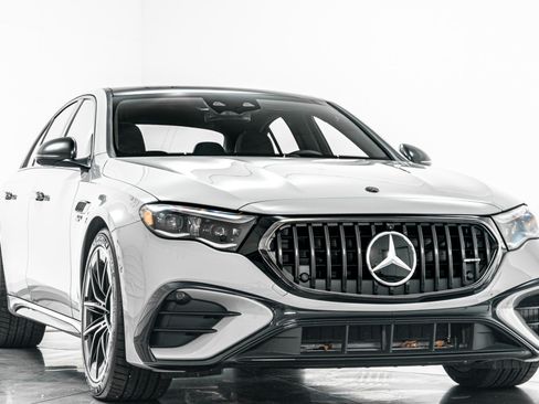 Used 2026 Mercedes-Benz E 53 AMG e 4MATIC Sedan image 3