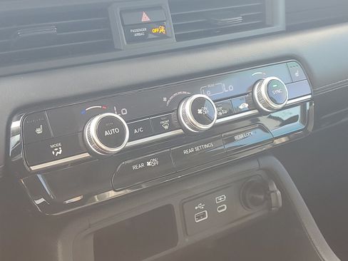 Used 2023 Honda Pilot Touring image 28
