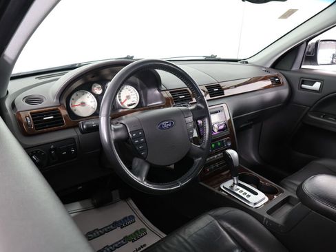 Used 2005 Ford Five Hundred Limited image 10