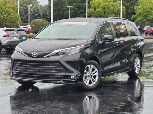 Certified 2026 Toyota Sienna XLE AWD/4WD image 2