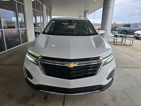Used 2023 Chevrolet Equinox LT image 3
